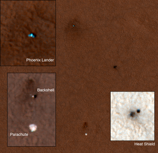 Illustration for article titled Stunning High Res Shots of Phoenix Lander